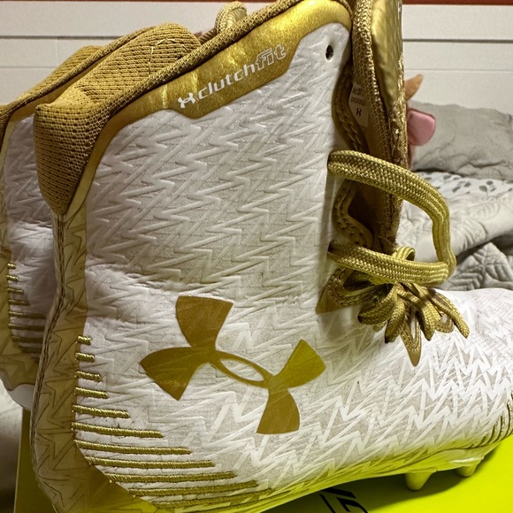 Lacrosse Cleats. White and gold Under Armour Women’s Lax Highlights. - Picture 11 of 15